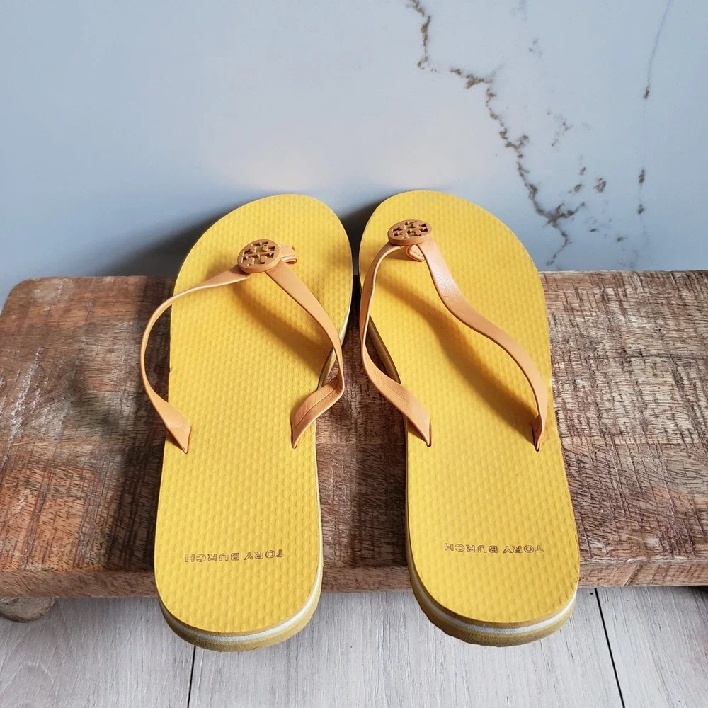 Tory Burch Sandals Womens 7 Yellow Leather Logo Thin Strap Flip Flop Beach